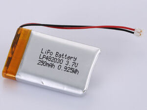 LP482030 3,7V 250MAH LiPo de alta capacidad Con una densidad de energía de 150-200 Wh/kg y impacto ambiental contiene materiales tóxicos